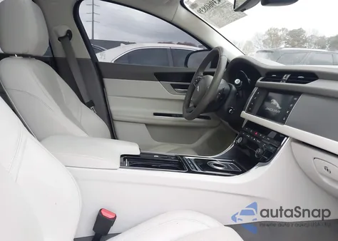 2016 Jaguar Xf 35T Prestige из США, поврежденный, VIN SAJBE4BV5GCY08591